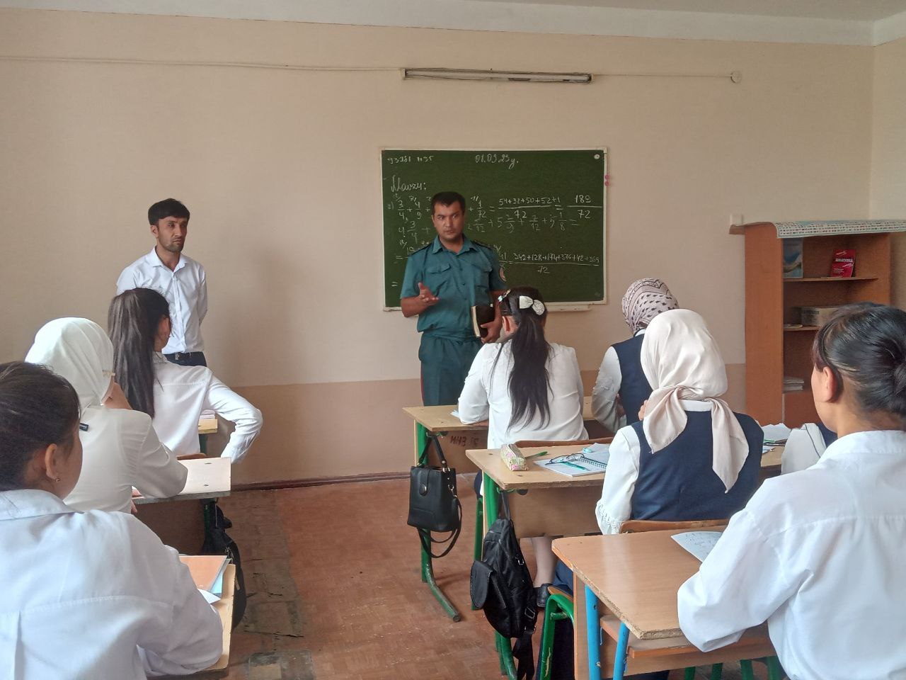 Andijon davlat universiteti akademik litseyda yoshlar o‘rtasida jinoyatchilik va huquq buzarliklarni va korrupsiyani oldini olish  borasida joriy yilning 14-sentyabr holatiga 1 ta targ‘ibot yig’ilishi tashkil etildi.